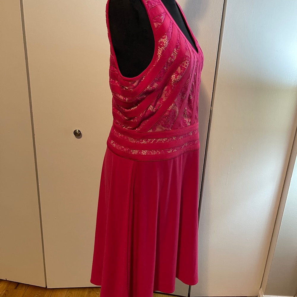 Adrianna Papell Women's Dress Pink V-Neck Sleeveless Knee Length Zipper